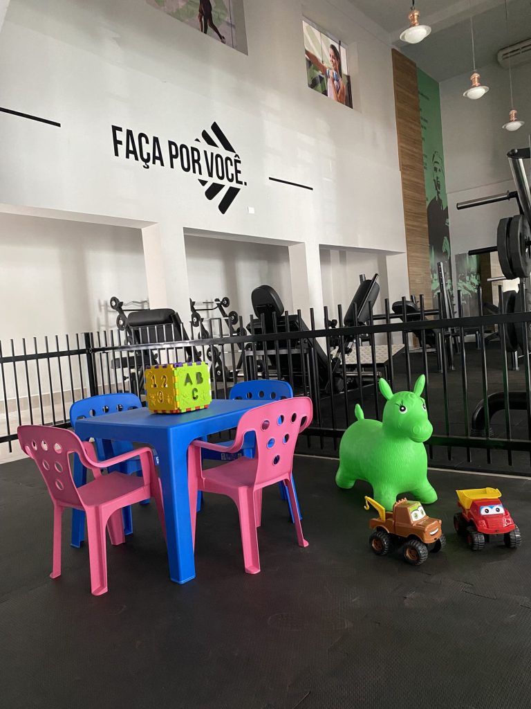 Academia Cascavel com Espaço Kids